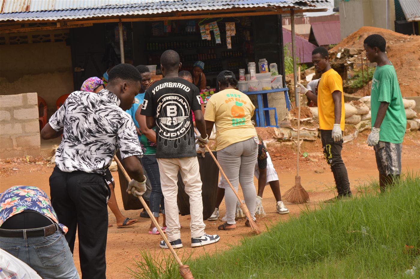Volunteers gathering collected waste during the Soul Clinic community activity.