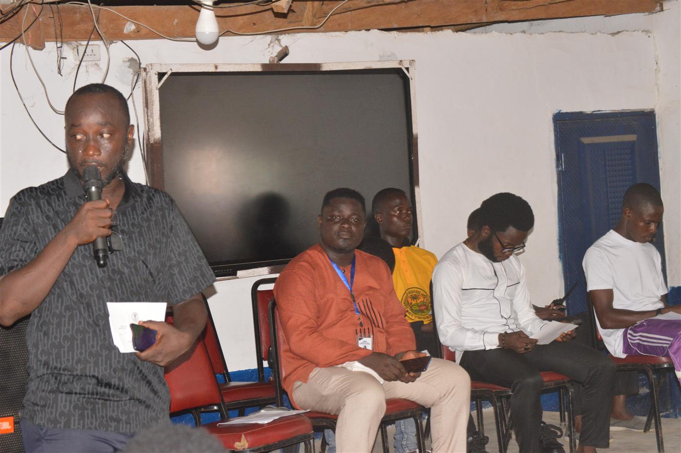 Participants listening during the indoor environmental education session.